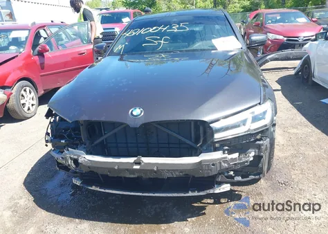 2021 BMW 530I xDrive z USA, uszkodzony, nr VIN WBA13BJ0XMWX00677